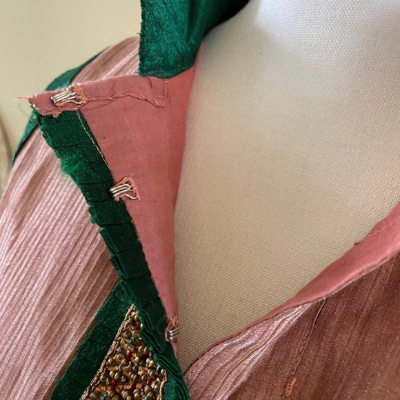 Indian/Pakistani Suit - Picture 6 of 6